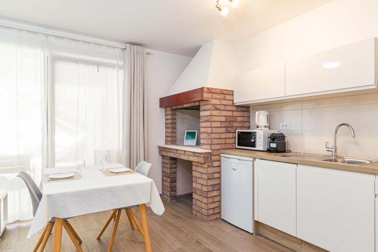 Apartments Anna Liznjan Exterior photo